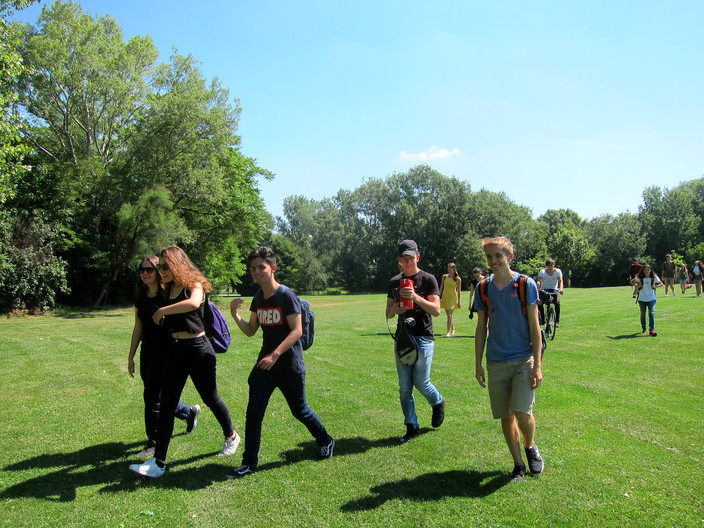 Vorschaubild Bericht „Russisches Picknick im Donaupark“