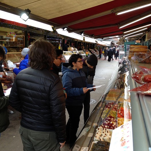 Vorschaubild Bericht „Kulturenvielfalt am Wiener Naschmarkt“