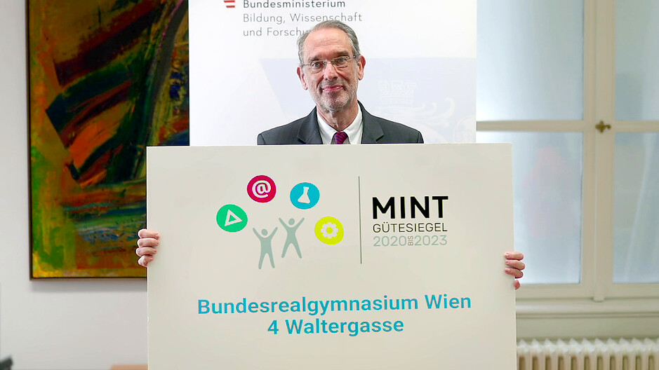 Vorschaubild Bericht „MINT-Gütesiegel 2020“