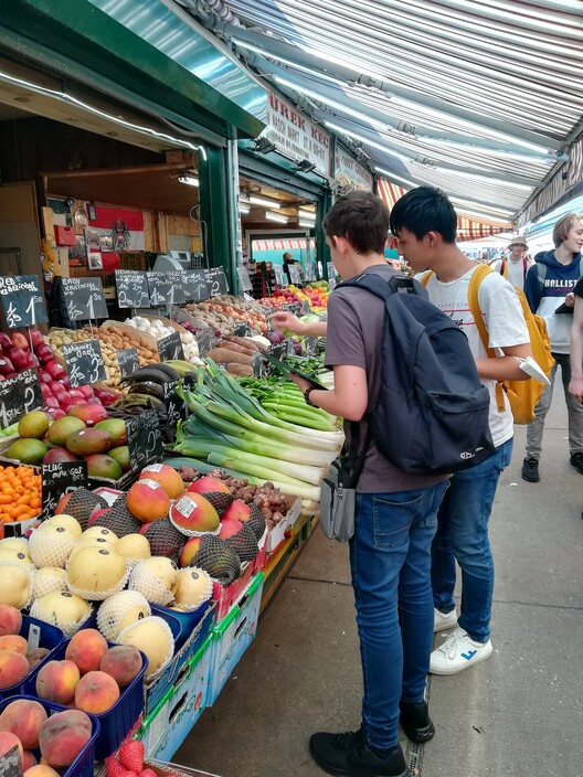 Vorschaubild Bericht „Lehrausgang zum Naschmarkt“