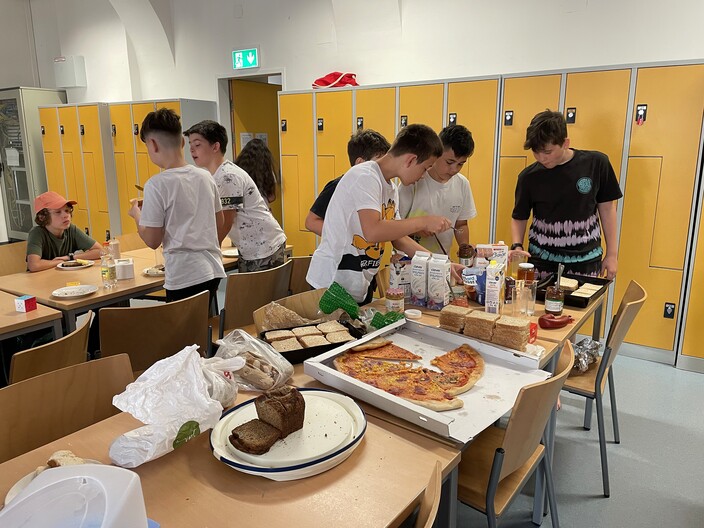 Vorschaubild Bericht „Übernachtung in der Schule“