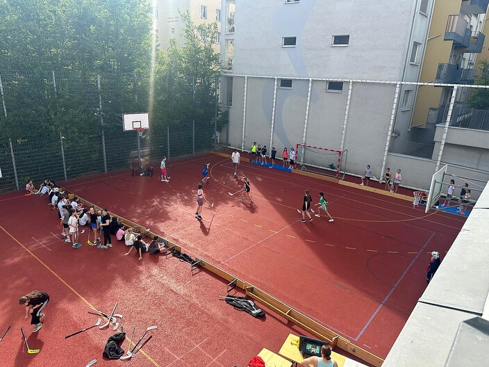 Vorschaubild Bericht „Spannendes Floorball-Abschlussturnier an der Waltergasse“